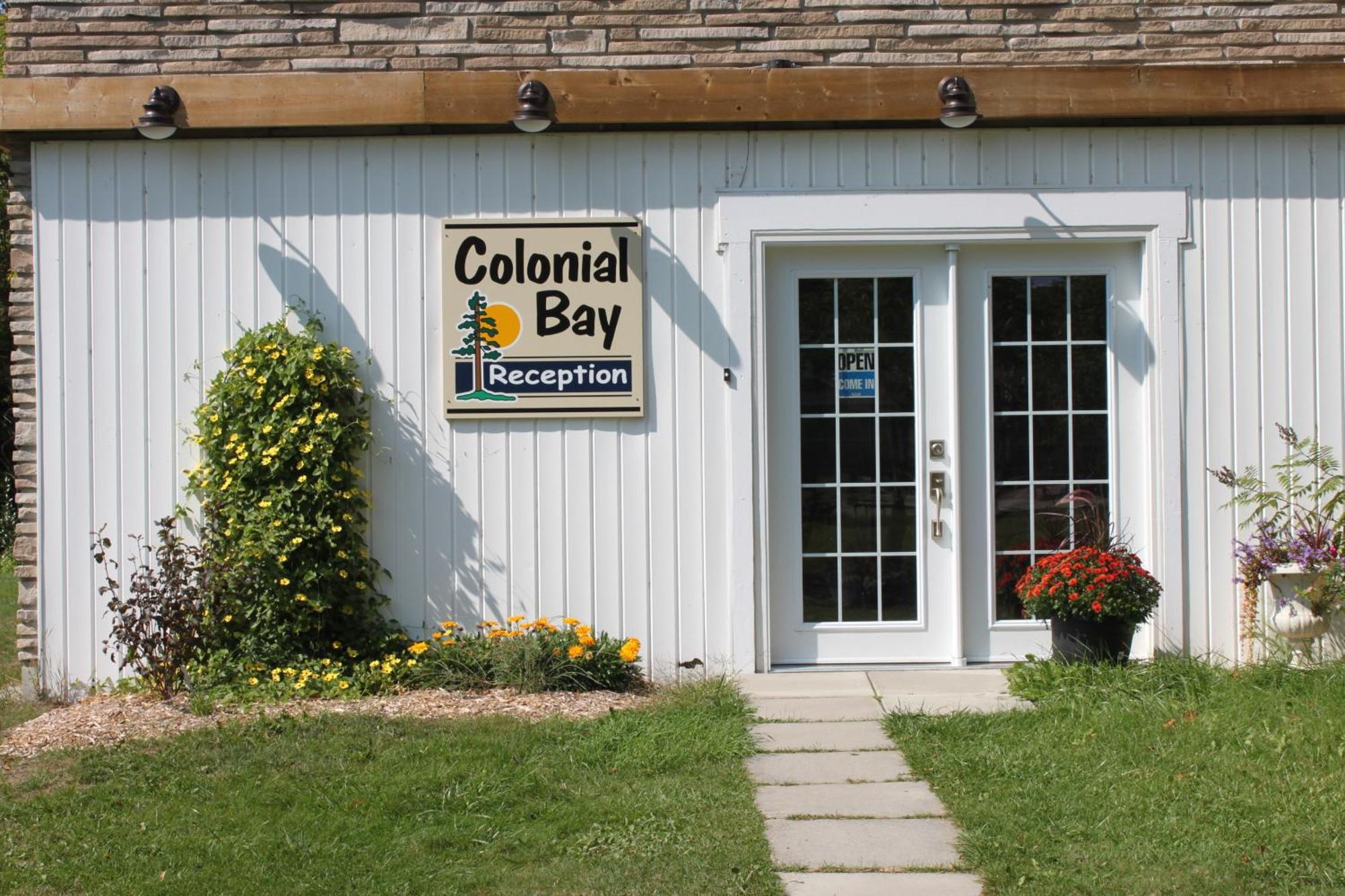 Colonial Bay Motel And Cottages Huntsville Exterior photo
